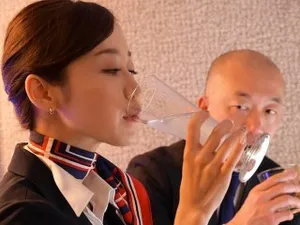 Tuyệt phẩm em tiếp viên Cậu bé không chân dài arina hashimoto