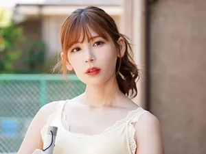 Quan hệ tình dục với em gái cùng cha khác mẹ trong bếp khi bạn trai cô ấy không chú ý