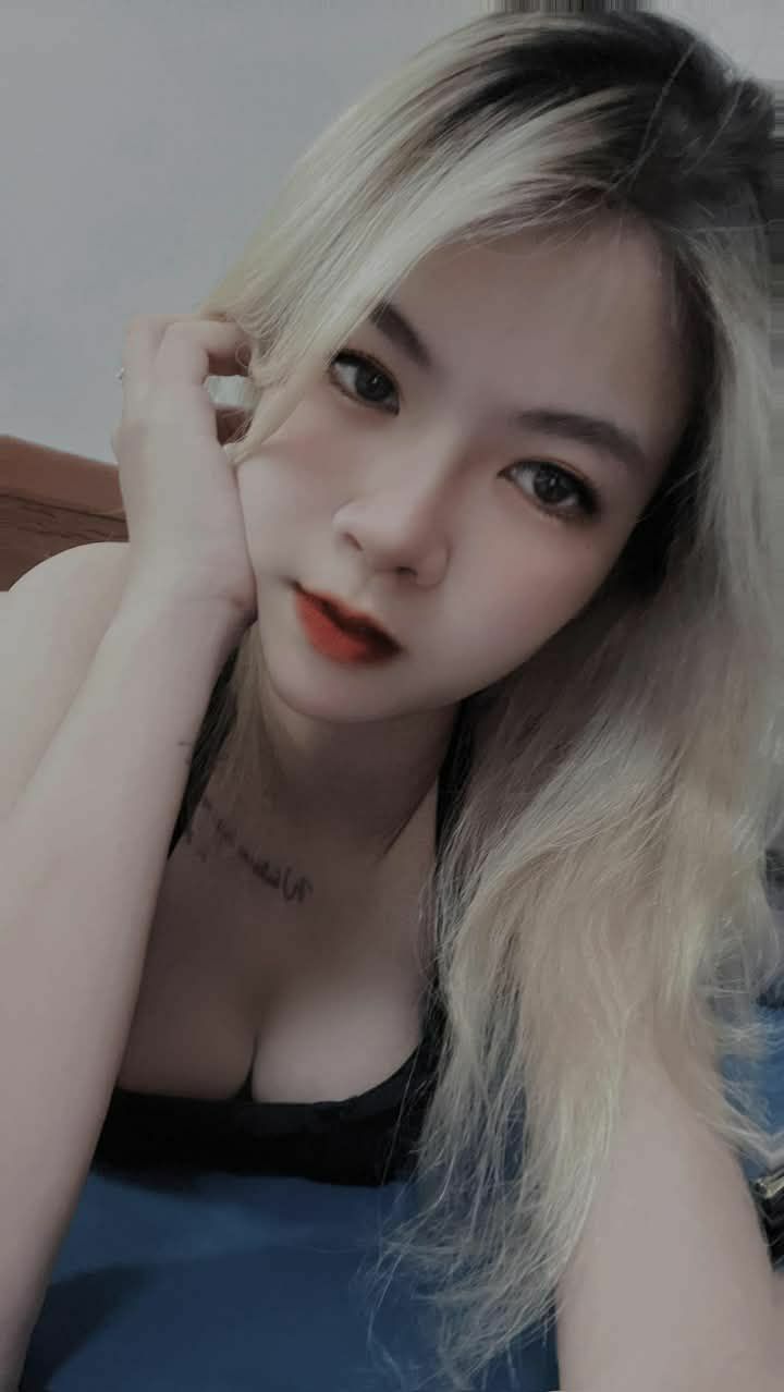 Xue Rou bị xâm nhập một cách thô bạo trên xe buýt